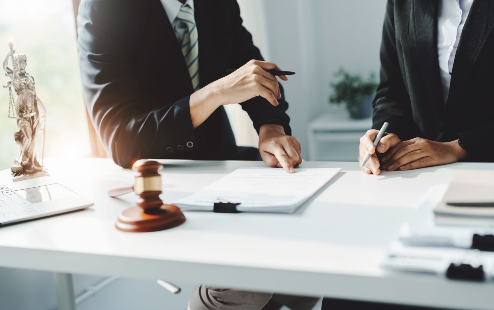 Why Immigration Lawyers Are Essential for Global Travelers Today